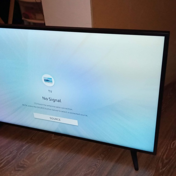 Samsung smart tv! With remote control! - Picture 3 of 4